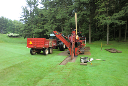 TDS crew installing collector drainage system on a fairway at Hamilton Golf and Country Club, Ancaster, Ontario.